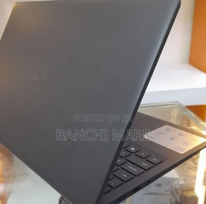 New Laptop Dell Precision 3530 8GB Intel Core i5 SSD 512GB