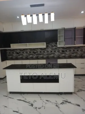 8bdrm House in 🏡🔥 የሚሸጥ ሌግዠሪ መኖሪያ ቤት, Bole for sale