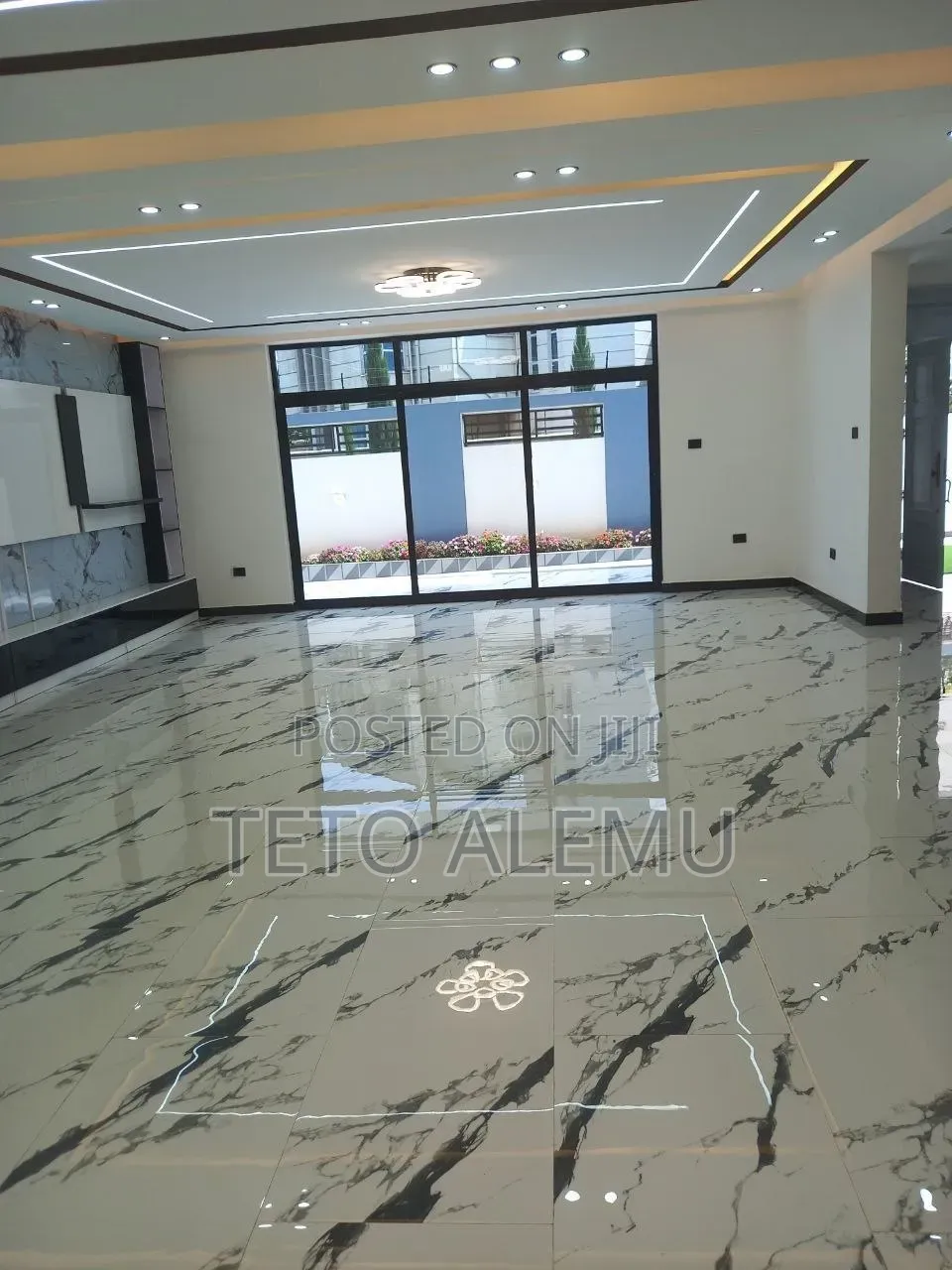 8bdrm House in 🏡🔥 የሚሸጥ ሌግዠሪ መኖሪያ ቤት, Bole for sale