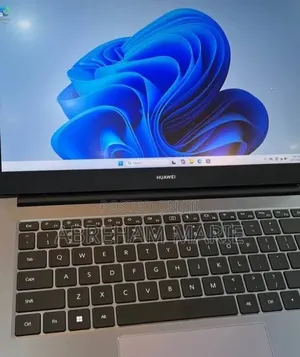 New Laptop Huawei MateBook 13 WRT-W19E 16GB Intel Core i5 SSD 512GB