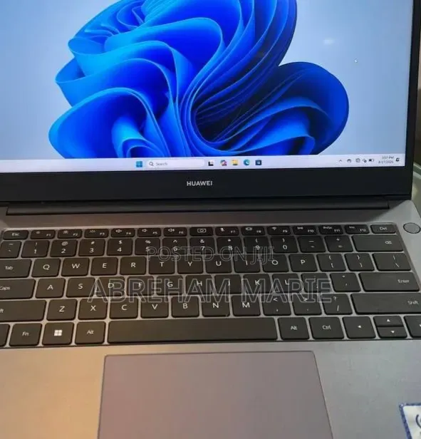 New Laptop Huawei MateBook 13 WRT-W19E 16GB Intel Core i5 SSD 512GB