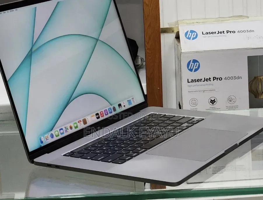 New Laptop Apple MacBook Pro 2019 64GB Intel Core i9 SSD 512GB