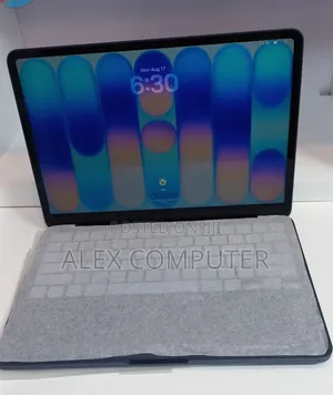 New Laptop Apple 8GB SSD 256GB