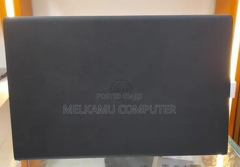 New Laptop Dell Inspiron 15 3530 8GB Intel Core i5 SSD 512GB