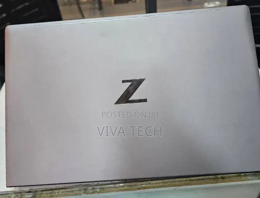 New Laptop HP ZBook Firefly G8 16GB Intel Core i9 SSD 512GB