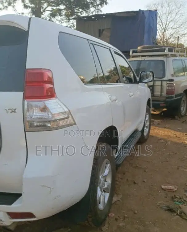 Toyota Land Cruiser Prado 2012 White