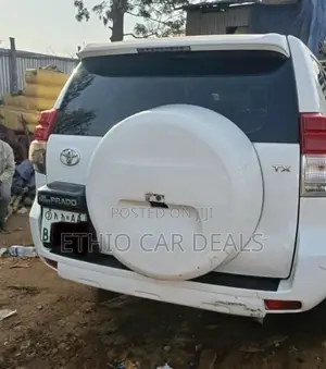 Toyota Land Cruiser Prado 2012 White