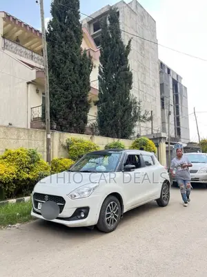 Suzuki Swift 2022 White