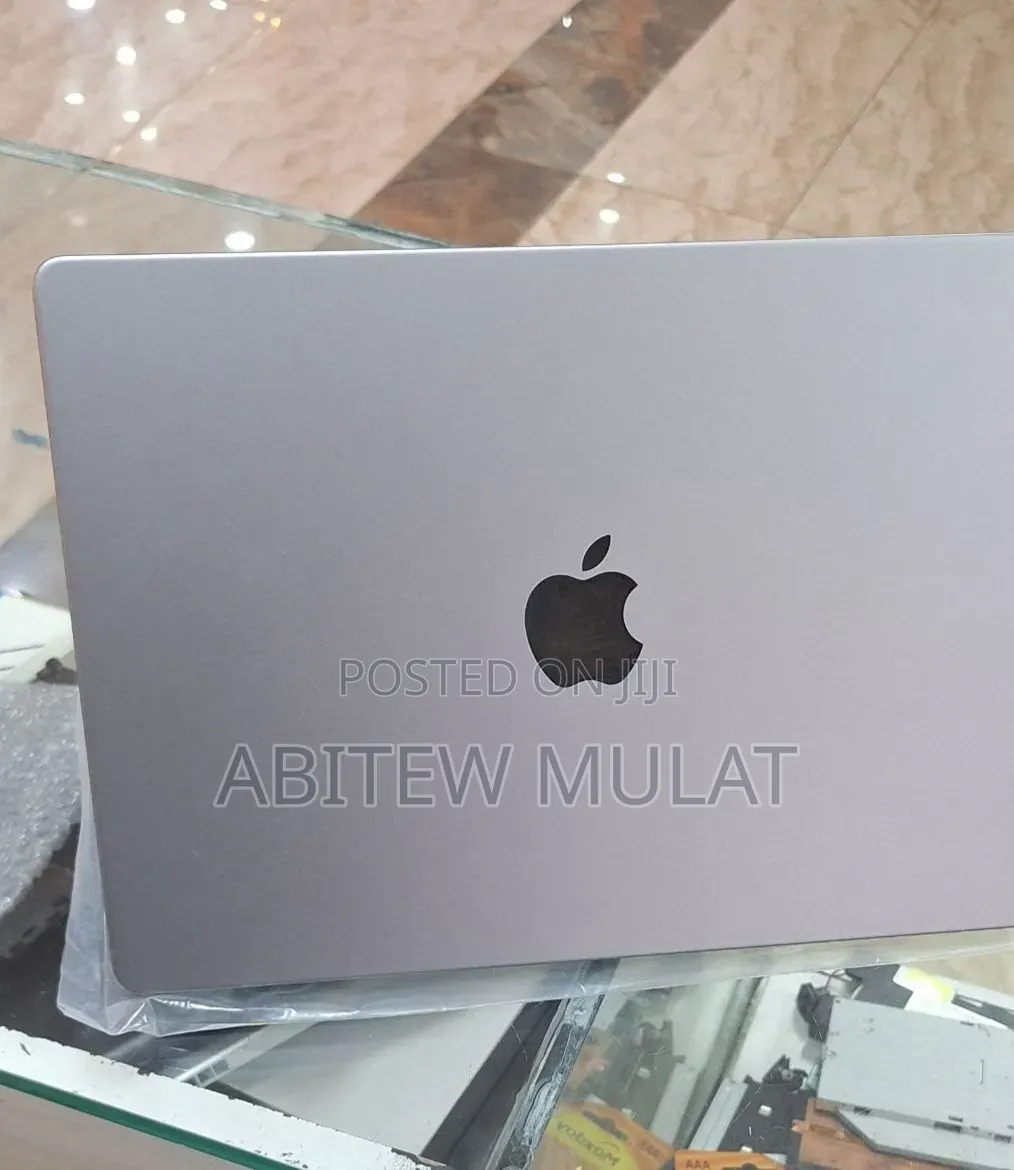 New Laptop Apple MacBook Pro 2021 M1 32GB Apple M1 Pro SSD 1T
