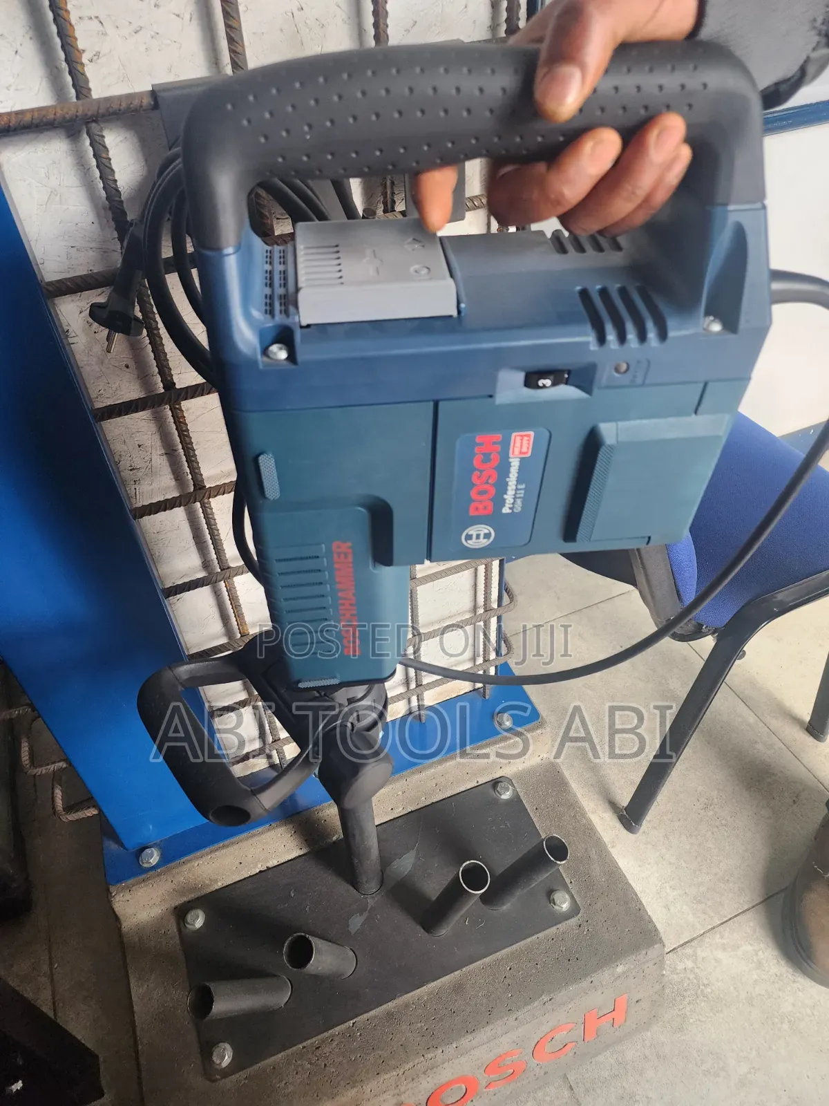 Bosch GSH 11 E Demolition Hammer