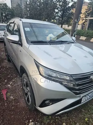 Toyota Rush 2023 Silver
