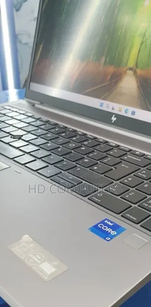 New Laptop HP ZBook Firefly G8 16GB Intel Core i7 SSD 512GB