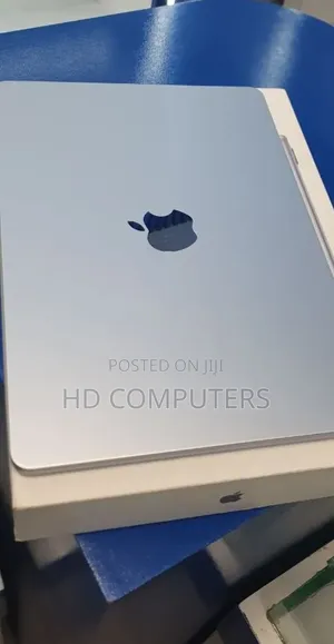 New Laptop Apple MacBook Air 2025 M4 16GB Apple M4 SSD 512GB