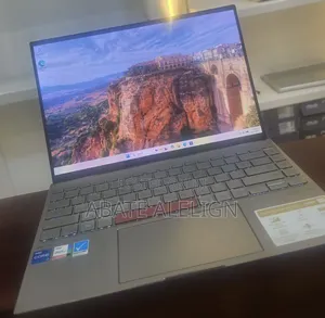 New Laptop Asus Zenbook 14 16GB Intel Core i7 SSD 512GB