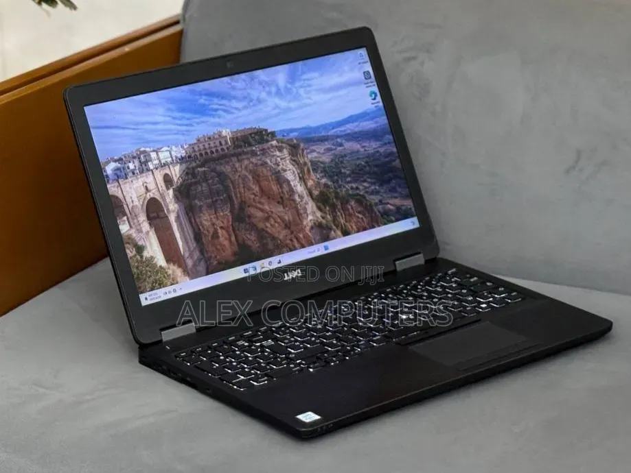 New Laptop Dell Latitude E5570 8GB Intel Core i5 SSD 256GB