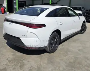 BYD E1 2025 White