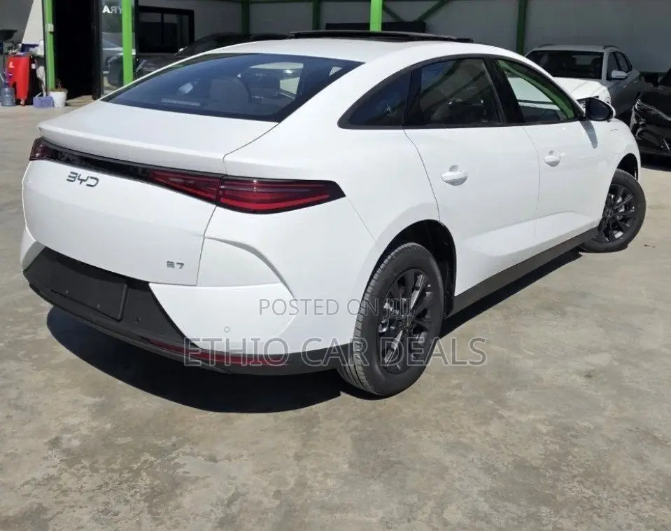 BYD E1 2025 White