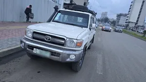 Toyota Land Cruiser 2014 White