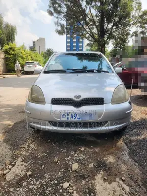 Toyota Vitz 2001 Silver