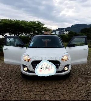 Suzuki Swift 2022 White