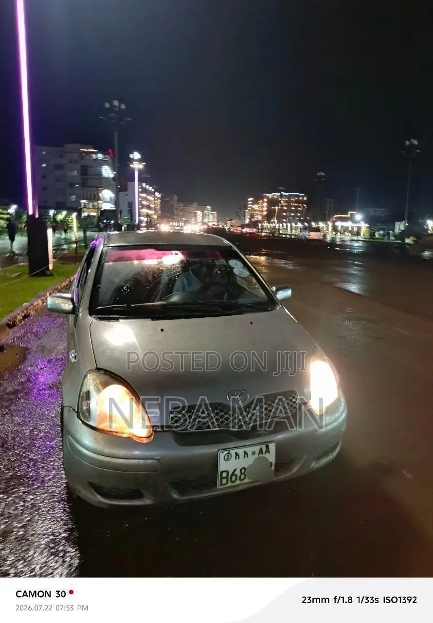 Toyota Vitz 1.0 FWD 5dr 2004 Gray