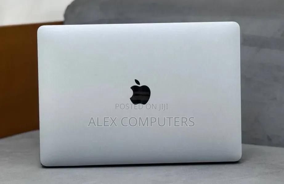 New Laptop Apple MacBook Air 2020 M1 8GB Apple M1 SSD 256GB