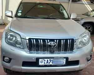 Toyota Land Cruiser Prado 2014 Silver