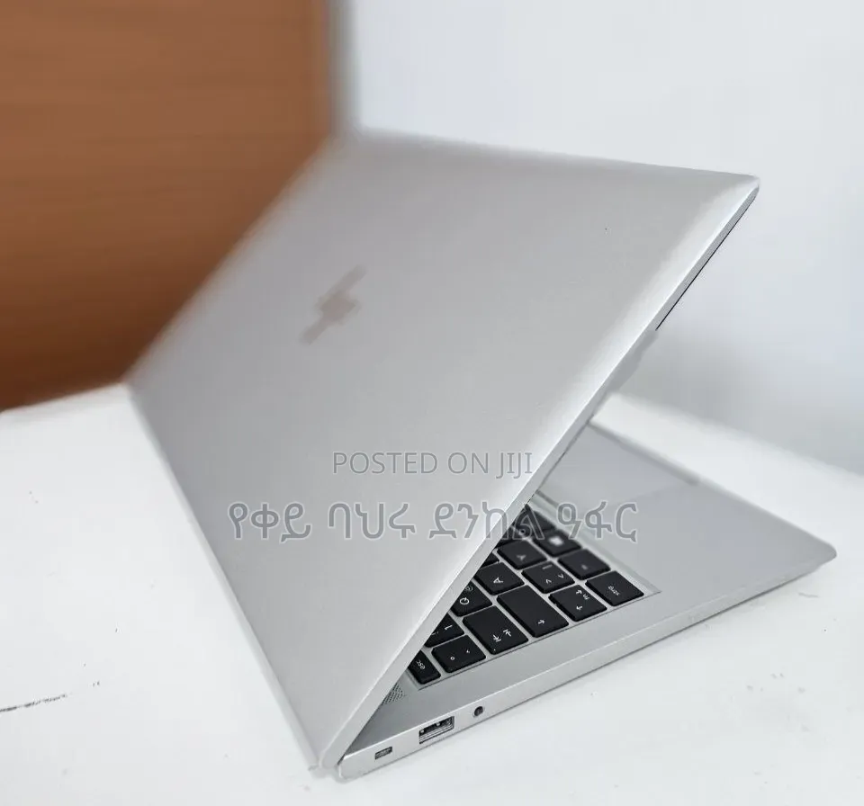 New Laptop HP ZBook Firefly G8 16GB Intel Core i7 SSD 512GB