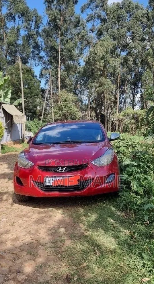 Hyundai Elantra 2012 Red