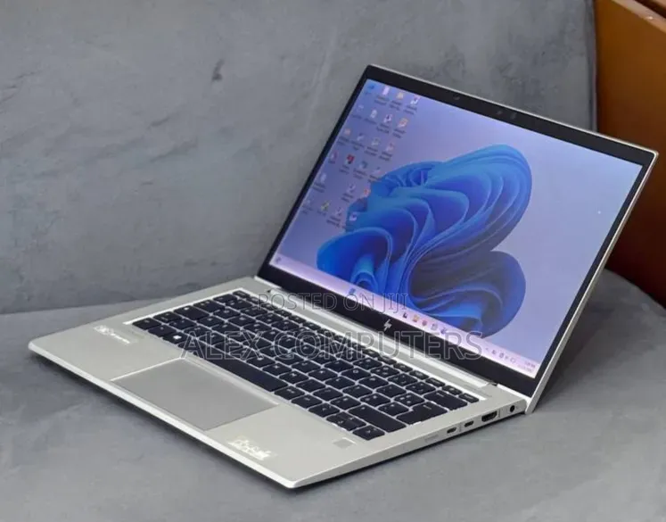 New Laptop HP EliteBook 830 G8 16GB Intel Core i7 SSD 512GB