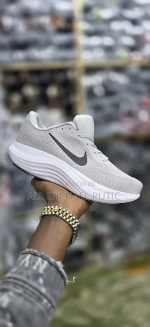 Nike R10 High Comfort
