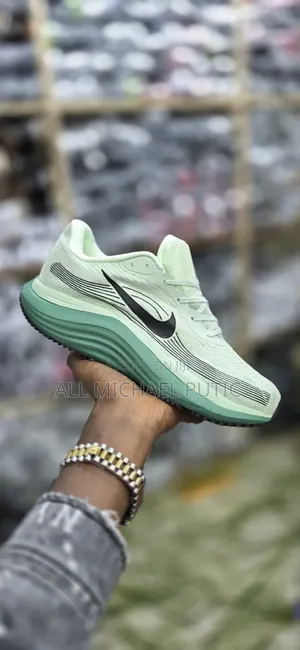 Nike R10 High Comfort