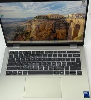 New Laptop Dell Pro 14 16GB Intel Core i7 SSD 512GB