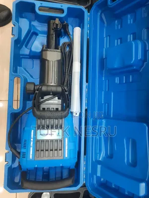 Jack Hamer  ሃይላንደር ጃክ ሀመር – 1800W ግሪስ የሚጠቀም 18 ኪ.ግ
 የጣሊያን ቴክኖሎጂ