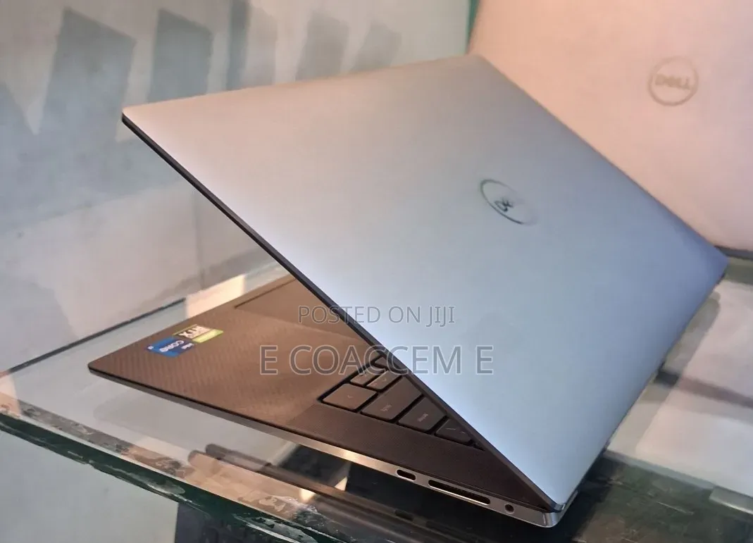 New Laptop Dell 16GB Intel Core i7 SSD 512GB