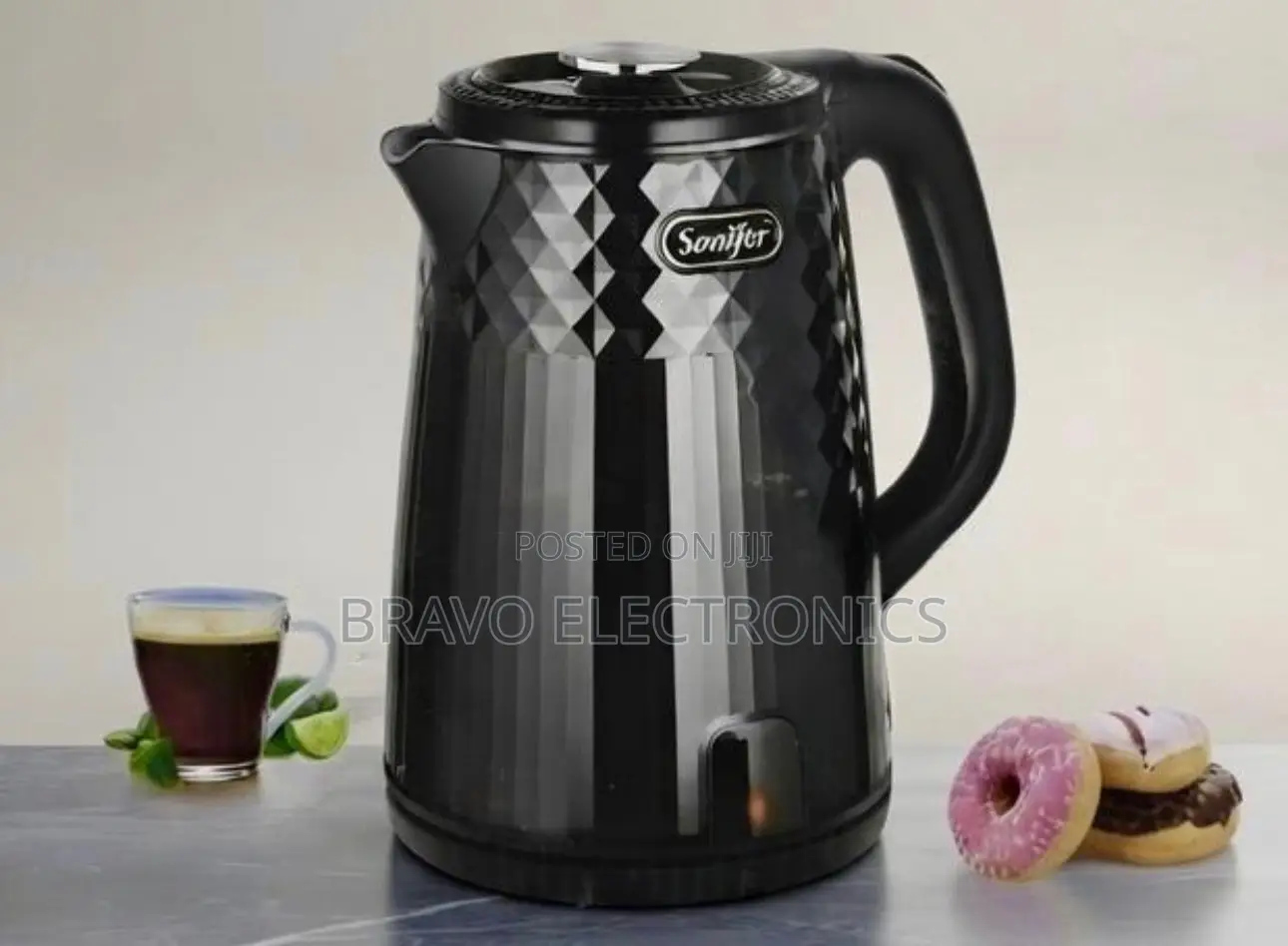 Sonifer SF-2160 Electric Kettle. With a 2.0L Capacity and 1500W Power