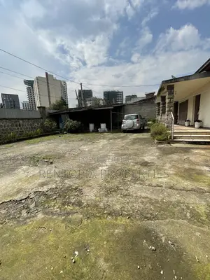 Garaj for Rent! 660Sqm Kindergarten, Daycare, Store for Rent!