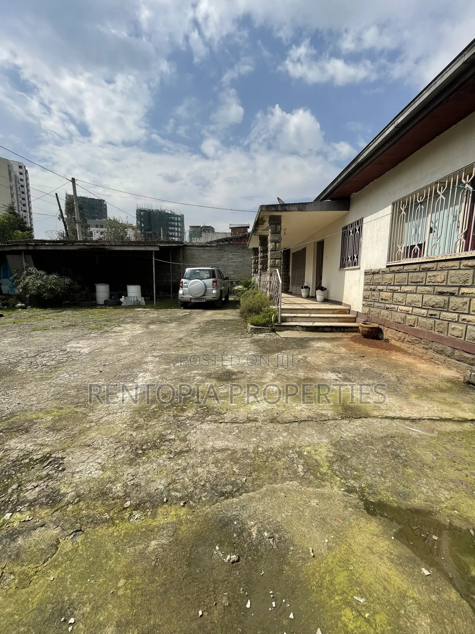 Garaj for Rent! 660Sqm Kindergarten, Daycare, Store for Rent!