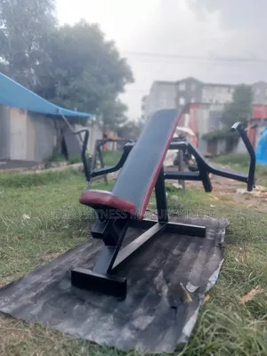 የደረት መሰንጠቂያ ማሽን ለጂም