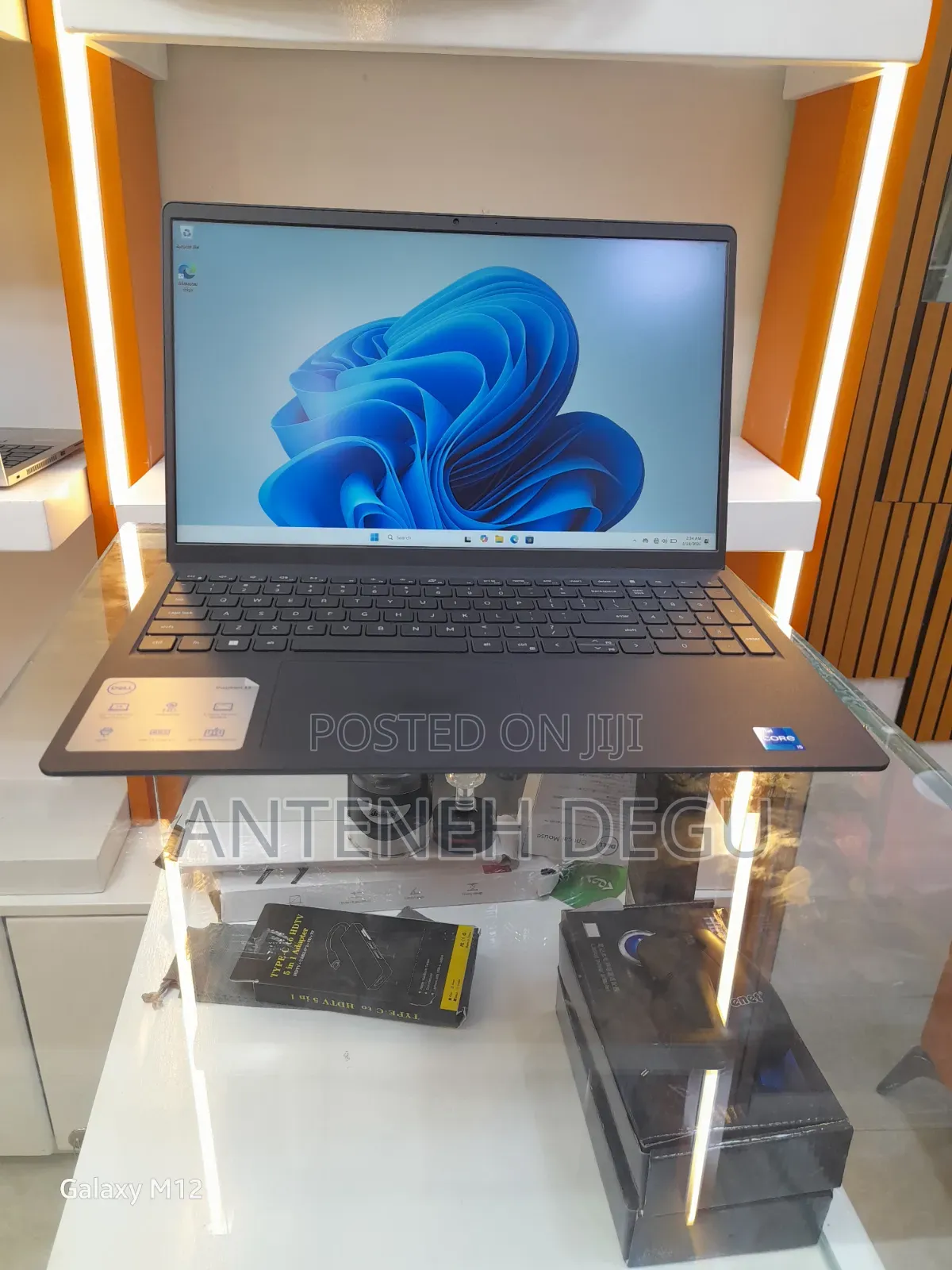New Laptop Dell Inspiron 15 8GB Intel Core i5 SSD 512GB