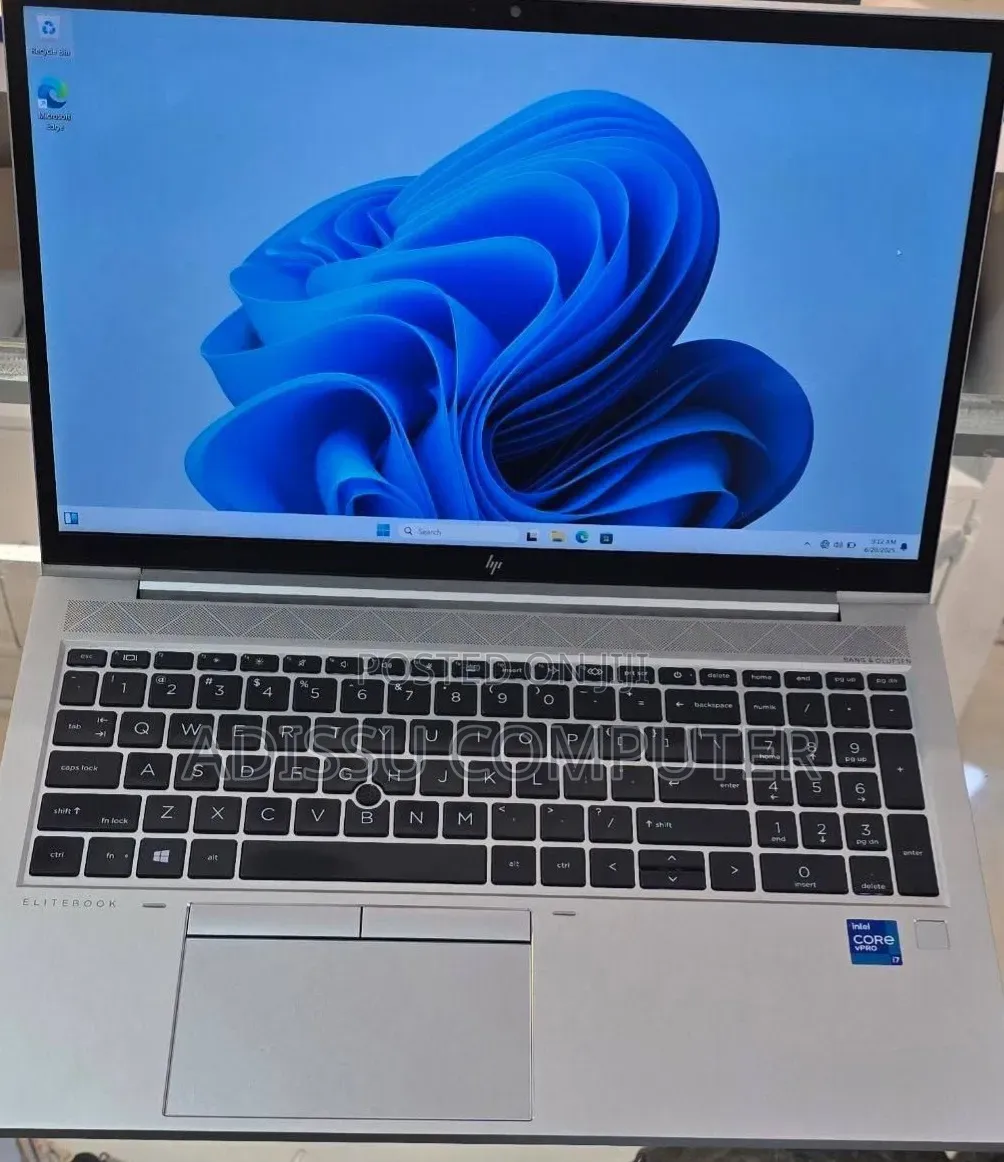 New Laptop HP EliteBook 840 G8 16GB Intel Core i7 SSD 512GB