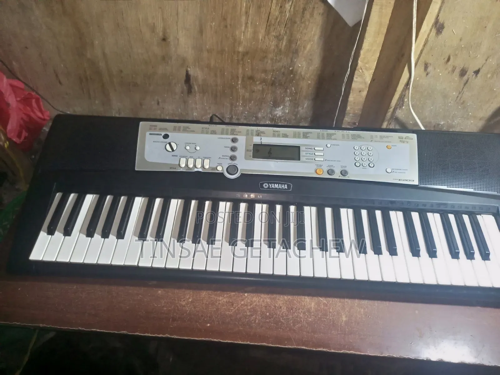 Yamaha PSR E203