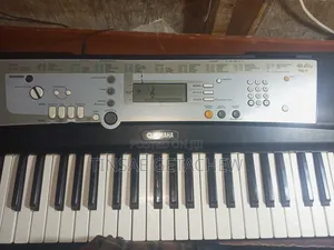 Yamaha PSR E203
