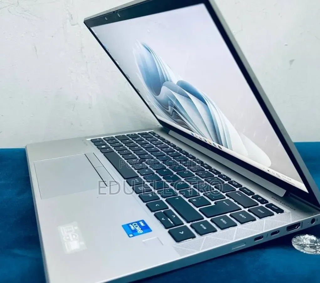 New Laptop HP EliteBook 840 G8 16GB Intel Core i5 SSD 512GB