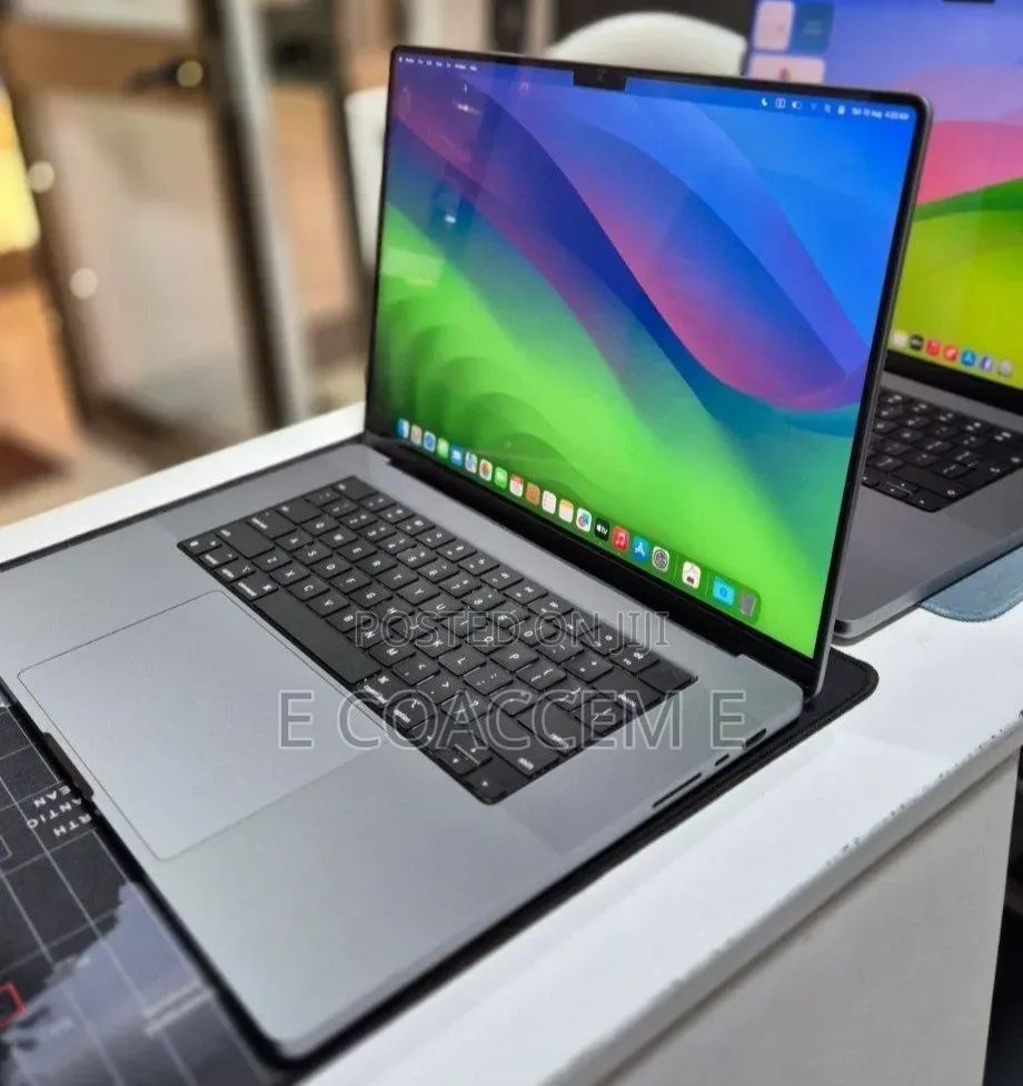 New Laptop Apple MacBook 64GB SSD 1T