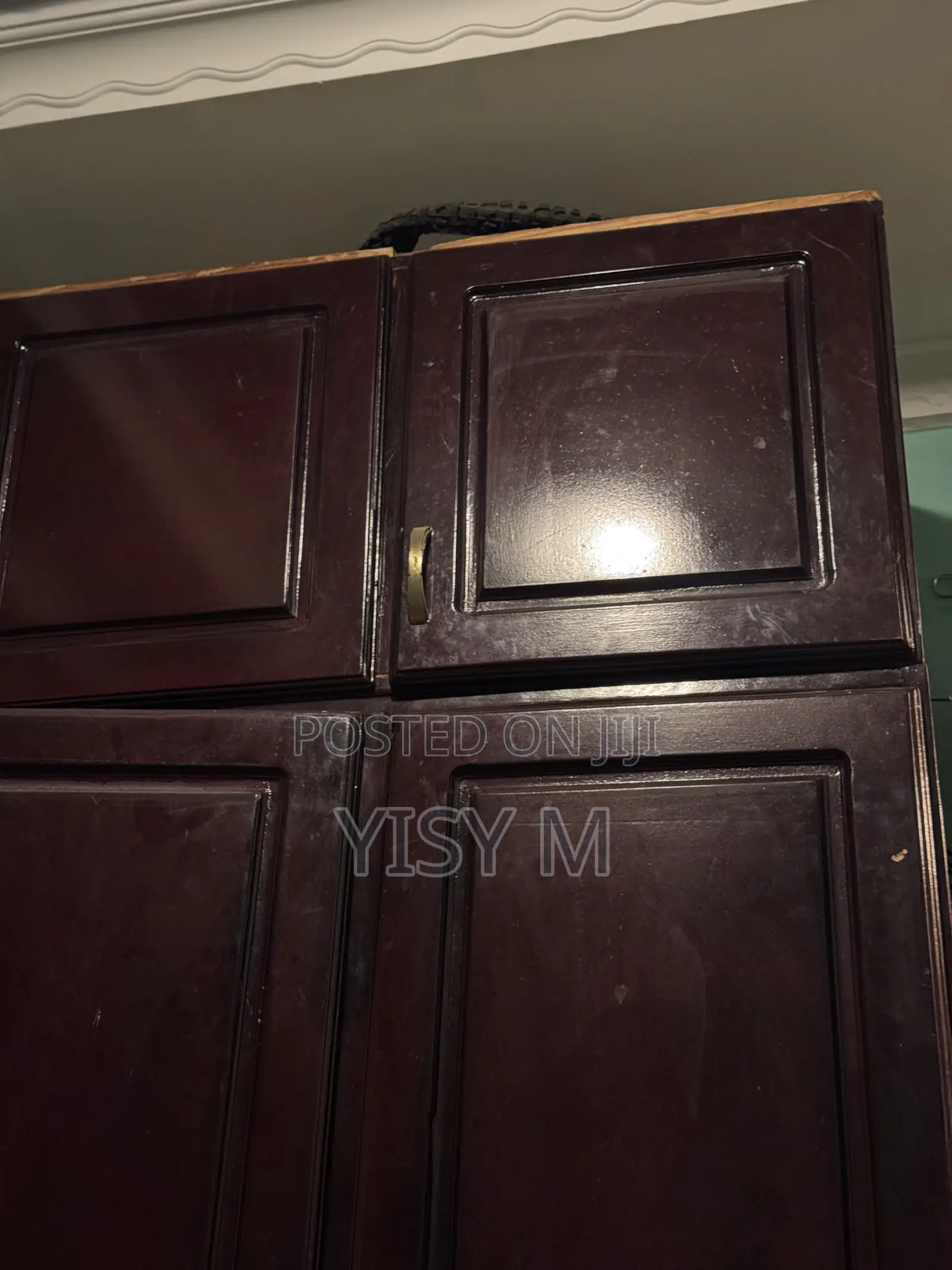 Cupboard Clothet
