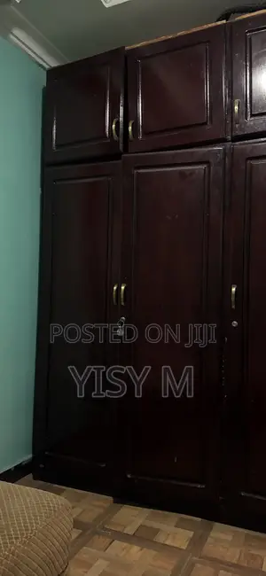 Cupboard Clothet