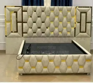 Bed and Arabian Mejlis