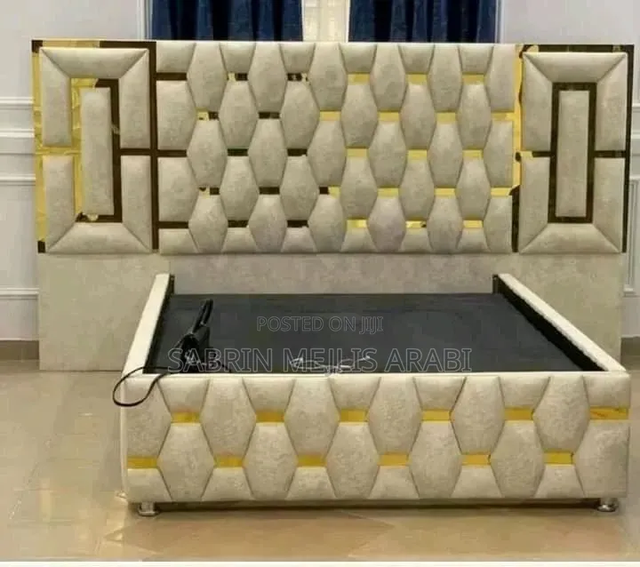 Bed and Arabian Mejlis