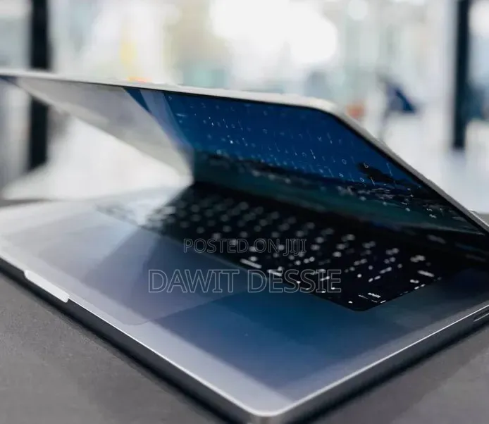 New Laptop Apple MacBook Pro 2021 M1 16GB Apple M1 Pro SSD 512GB